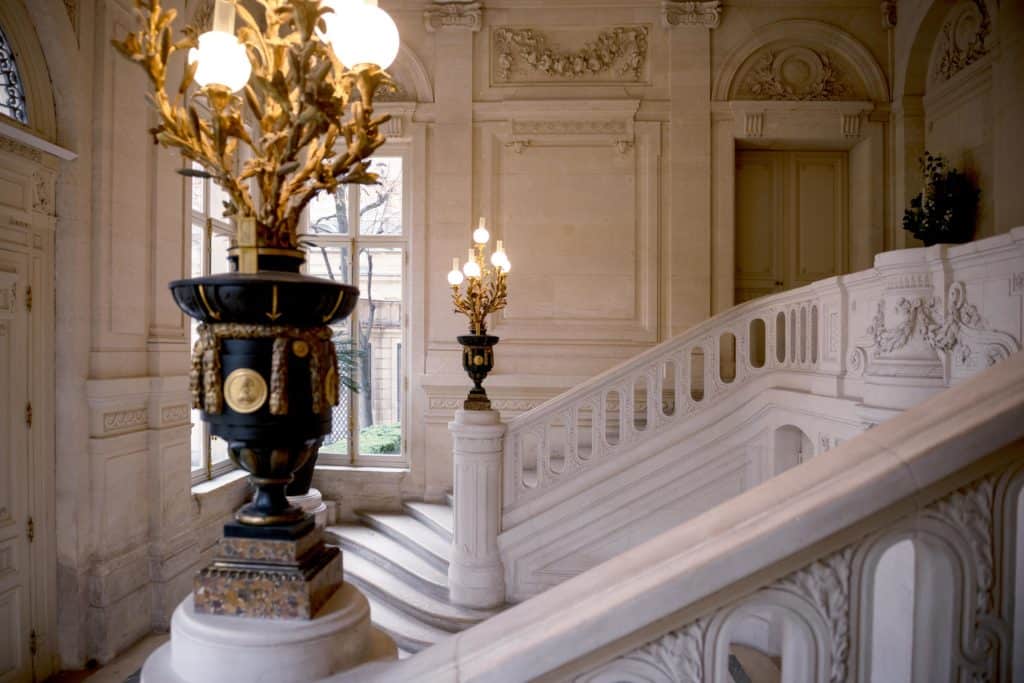 Vestibule et torchères de l'hôtel particulier