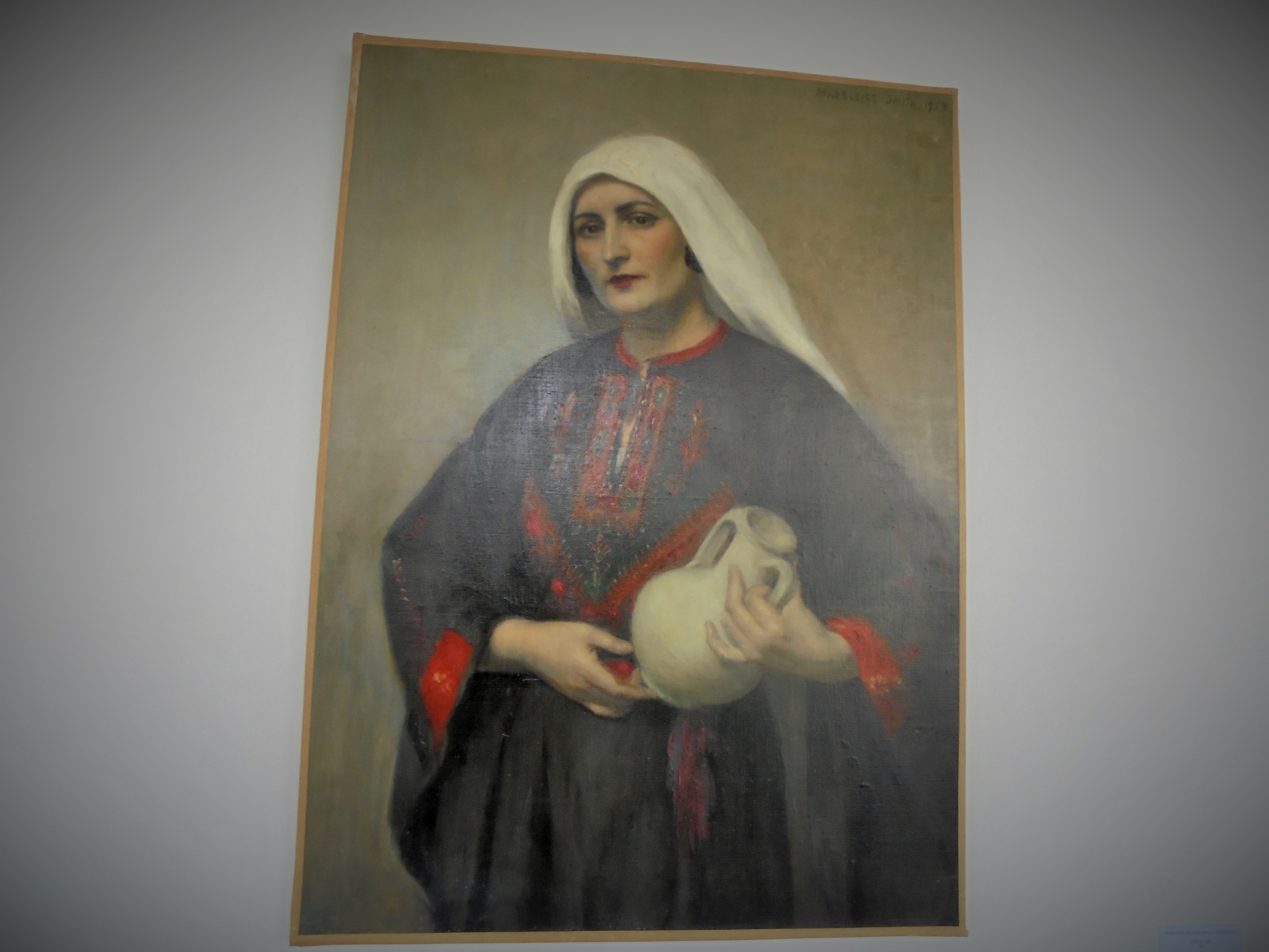 Portrait d'une femme en tenue du Proche-Orient huile sur toile 1933Collection FNAGP Numéro d’inventaire 103 © FNAGP2 (2)